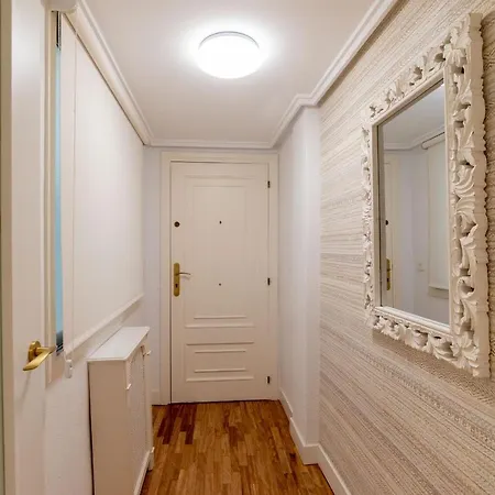 Апартаменти Cute And Comfy By Cisan